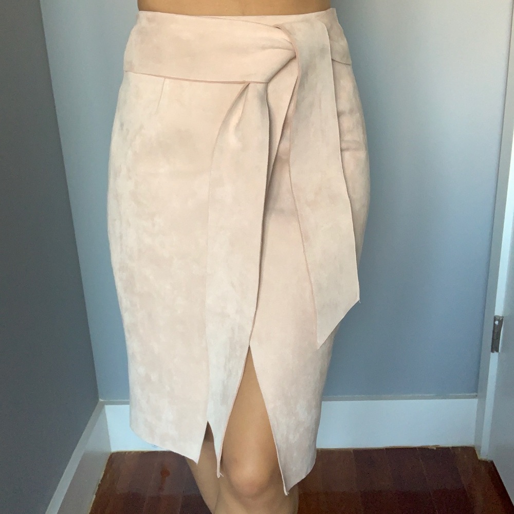 Beige pencil skirt